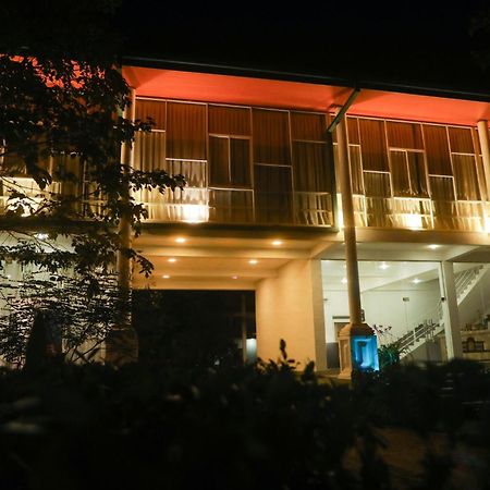 Athkandura Hotel Habarana Exterior foto