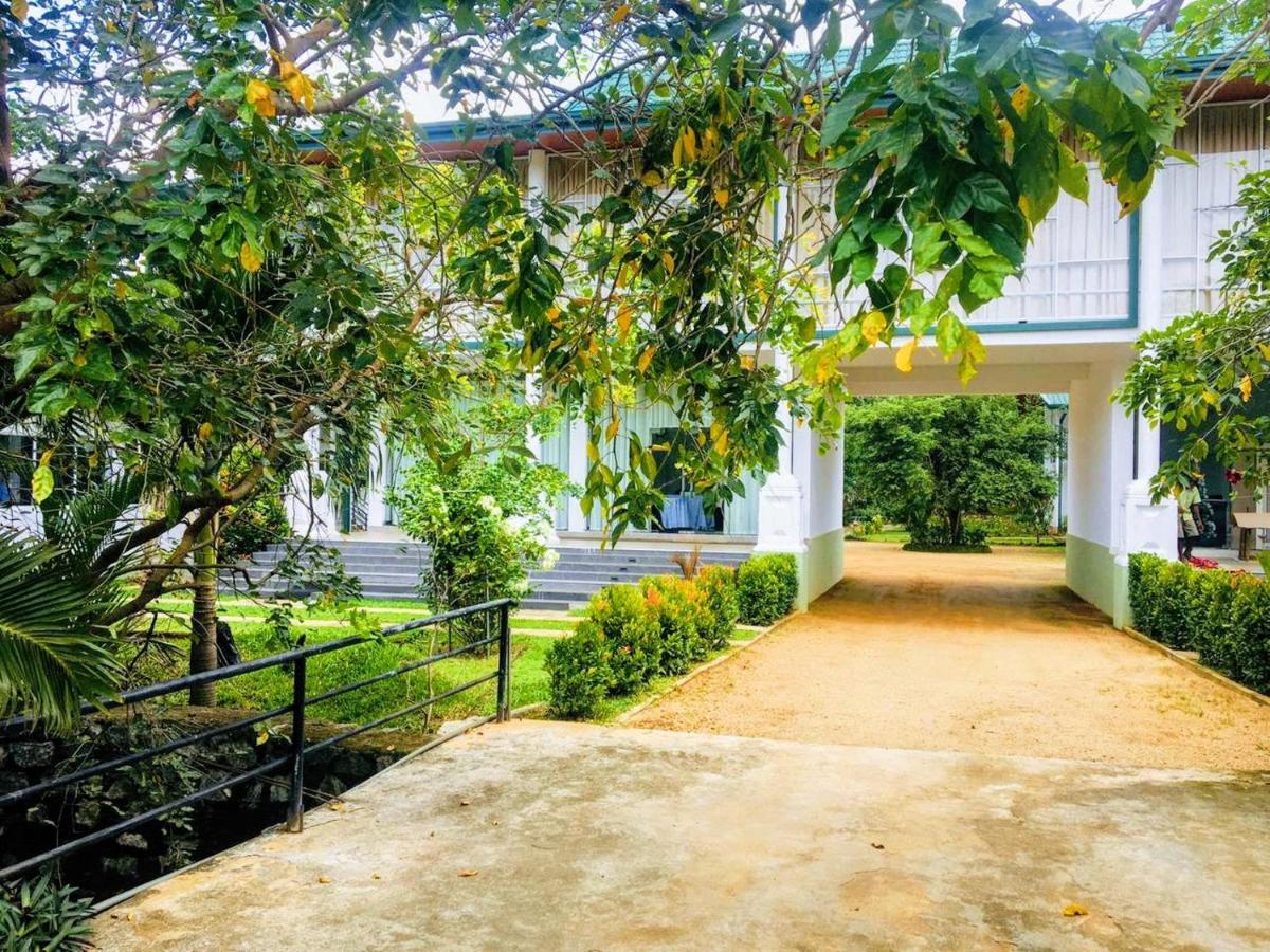 Athkandura Hotel Habarana Exterior foto